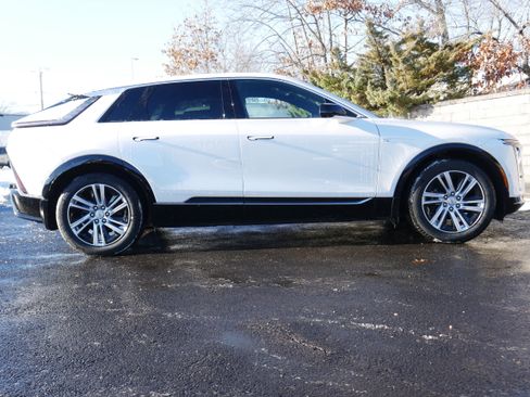 Certified 2024 Cadillac Lyriq Tech w/ Driver Assist Package image 8
