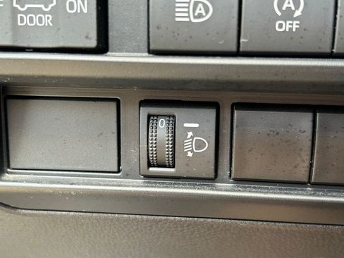 Used 2023 Toyota Tundra SR5 w/ SR5 Convenience Package AWD/4WD image 16