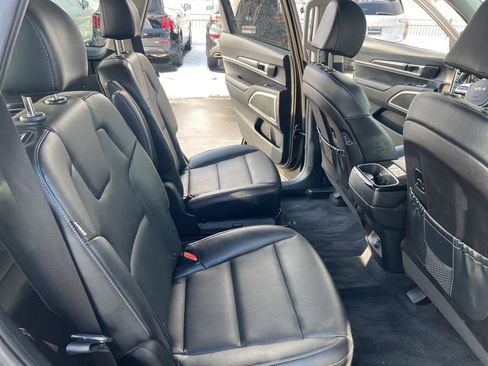 Certified 2023 Kia Telluride S w/ S Sunroof Package image 15