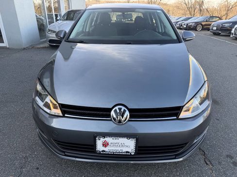Used 2017 Volkswagen Golf S image 2