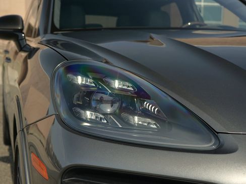 Used 2021 Porsche Cayenne GTS AWD/4WD image 6