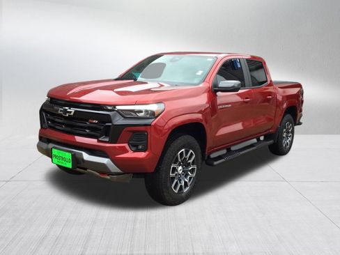 Used 2025 Chevrolet Colorado Z71 w/ LPO, Skid Plate Package AWD/4WD image 2