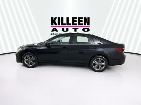 Used 2022 Volkswagen Jetta SE FWD image 4