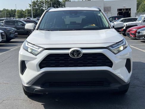 Used 2025 Toyota RAV4 XLE AWD/4WD image 3