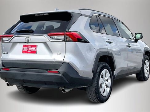 Used 2019 Toyota RAV4 LE image 5
