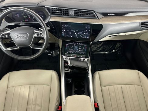 Used 2024 Audi Q8 e-tron Premium image 12
