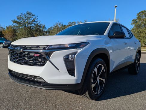 Used 2024 Chevrolet Trax RS image 8