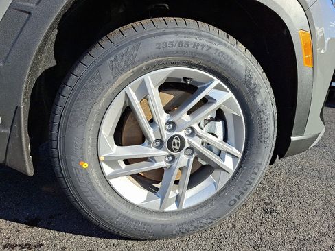 Certified 2025 Hyundai Tucson SE image 5