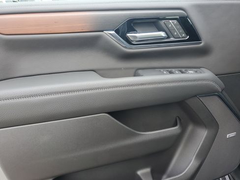 New 2026 GMC Yukon Denali w/ Sun & Power Step Package image 18