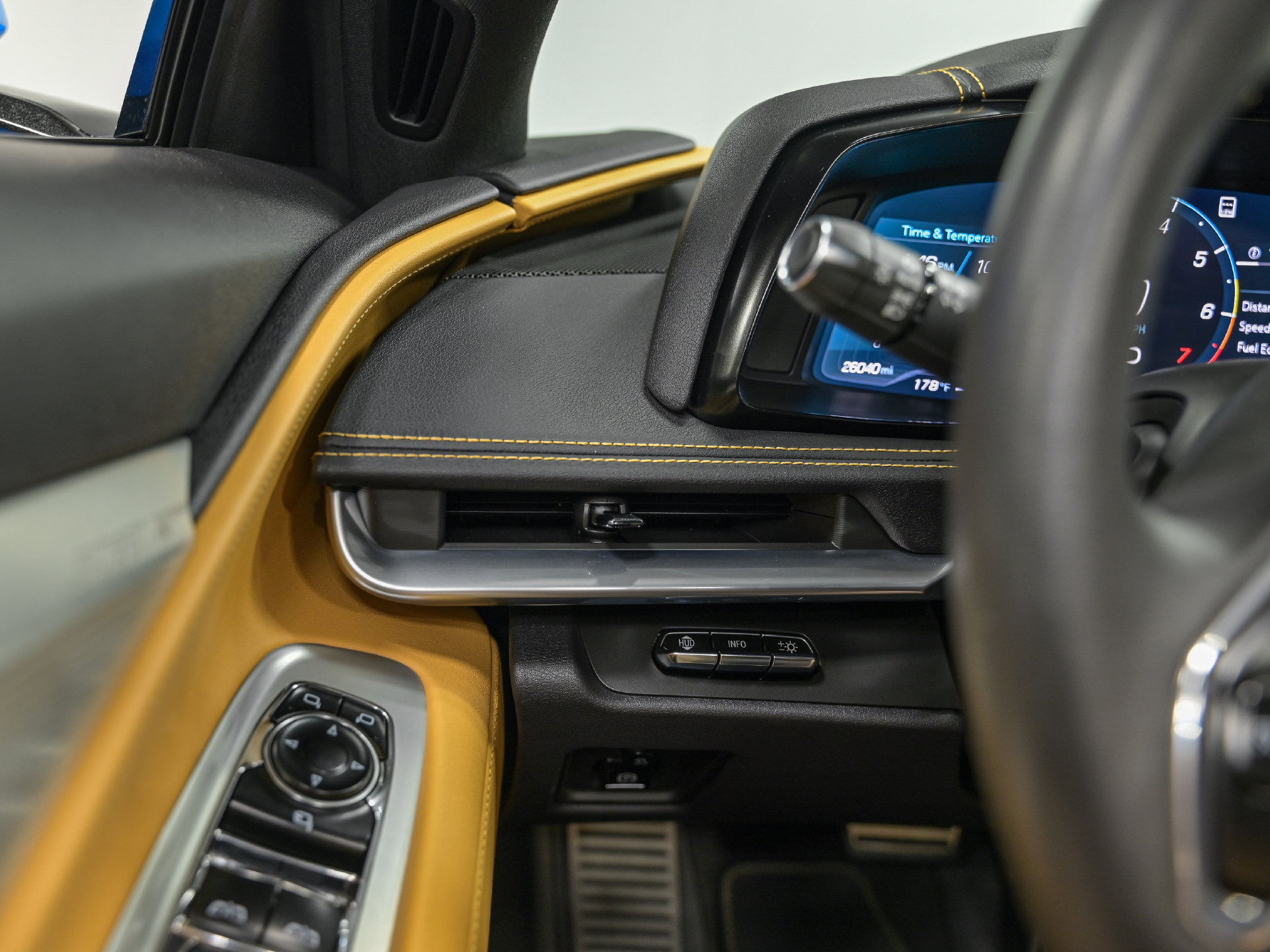 Used 2022 Chevrolet Corvette Stingray Preferred Conv w/ Z51 Performance Package RWD image 16