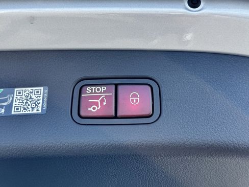 New 2025 Mercedes-Benz GLC 350e 4MATIC image 15