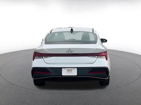 Used 2025 Hyundai Elantra SEL image 12