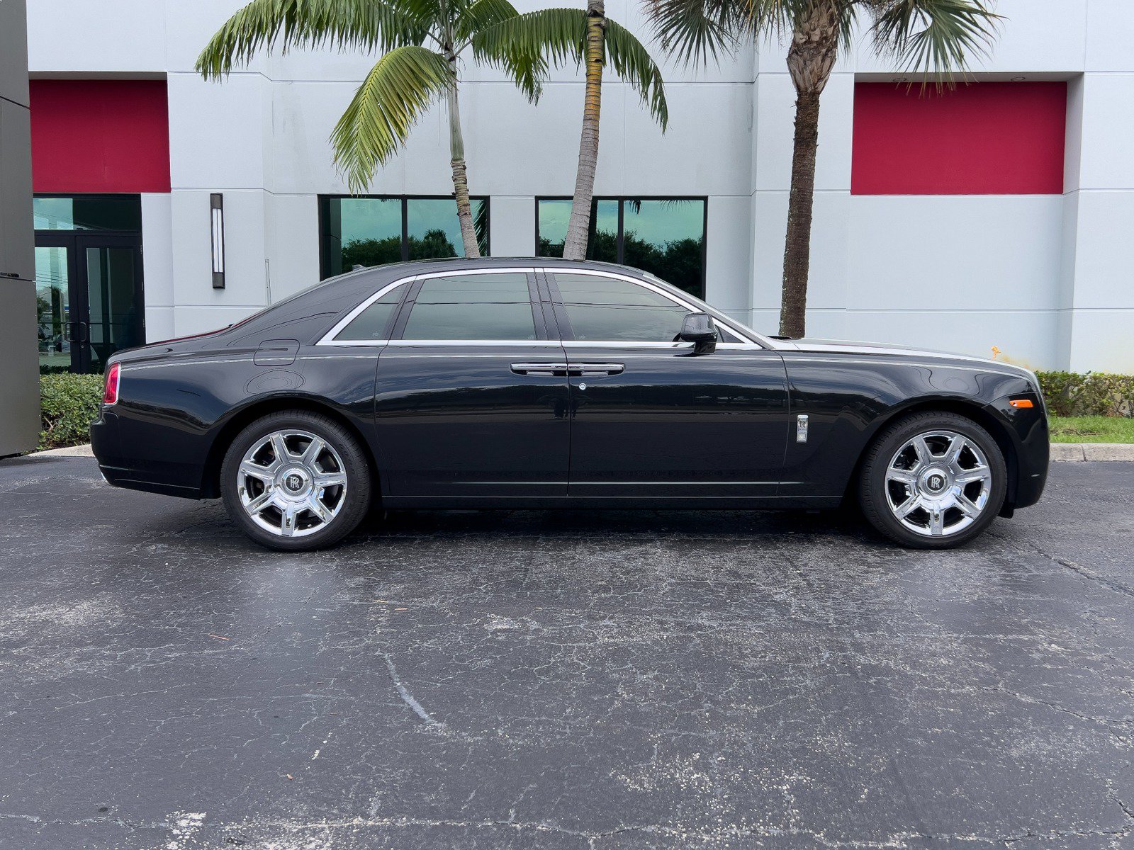 Used 2013 Rolls-Royce Ghost RWD image 5