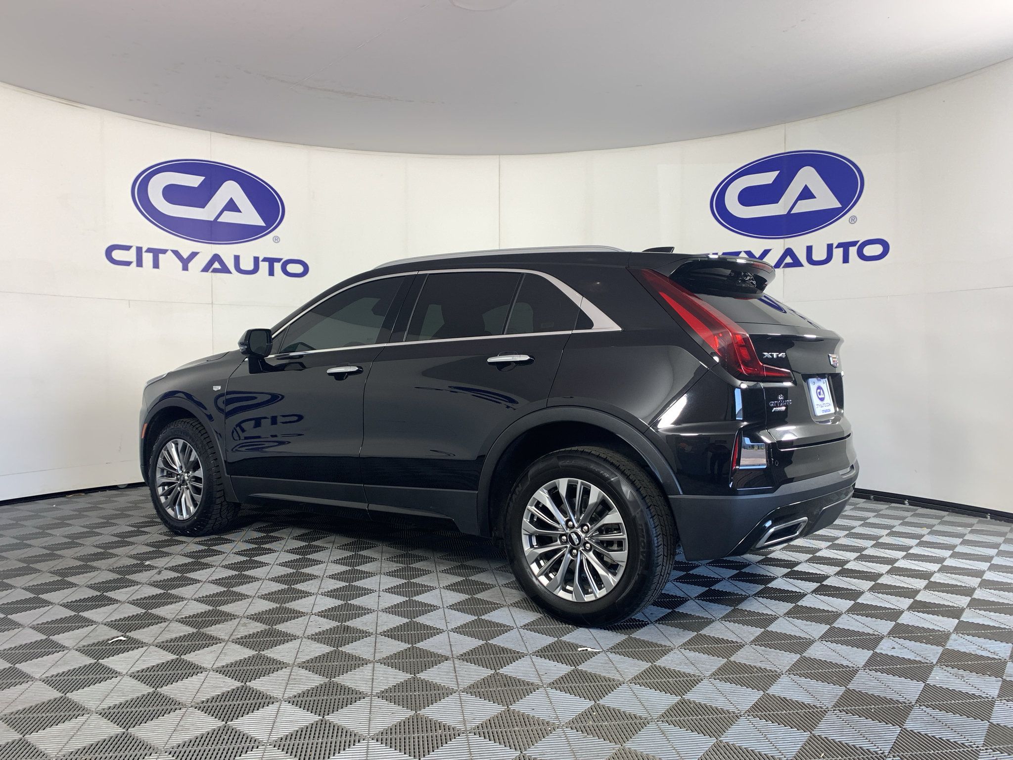 Used 2024 Cadillac XT4 Premium Luxury AWD/4WD image 5