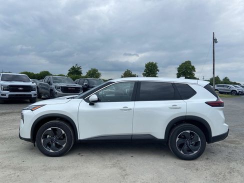 Used 2025 Nissan Rogue SV AWD/4WD image 7