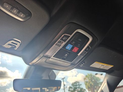 Used 2025 RAM 1500 Limited w/ Body Color Bumper Group AWD/4WD image 34