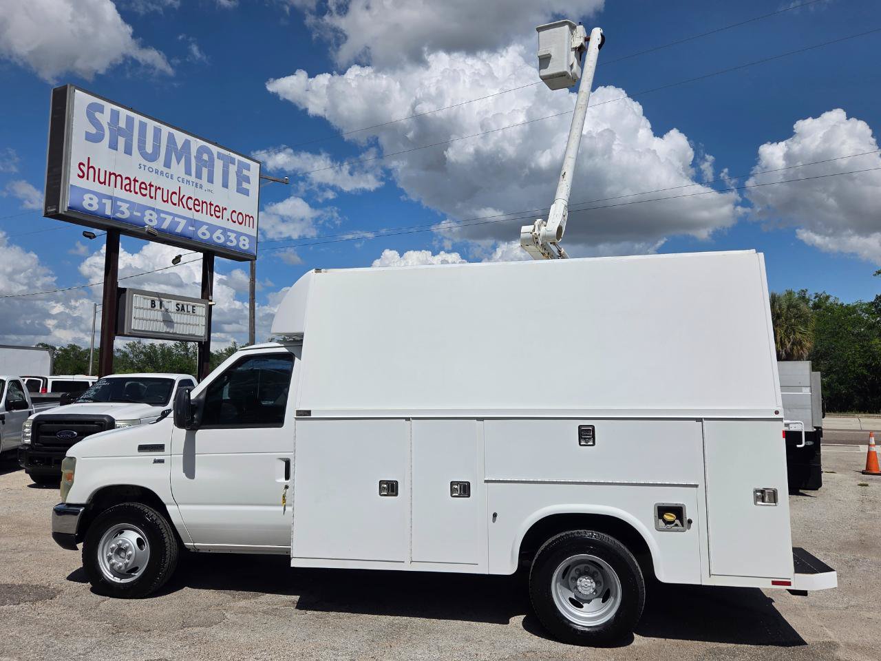 Used 2011 Ford E-350 and Econoline 350 Super Duty w/ PWR Locks & Windows Group RWD image 4