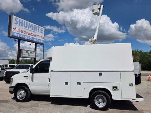 Used 2011 Ford E-350 and Econoline 350 Super Duty w/ PWR Locks & Windows Group image 4