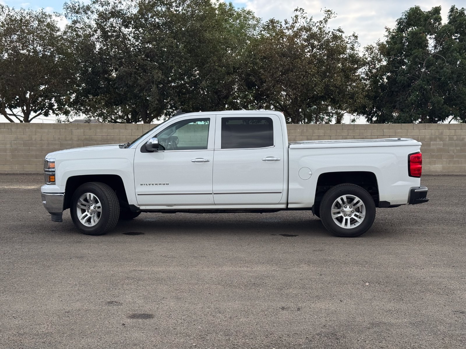 Used 2015 Chevrolet Silverado 1500 LTZ RWD image 7