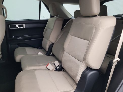 Used 2022 Ford Explorer 2WD image 18