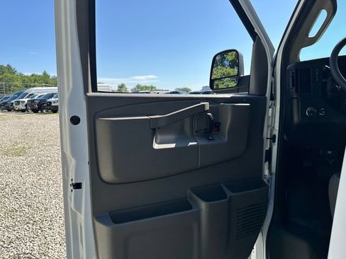 Certified 2025 GMC Savana 2500 w/ Driver Convenience Package RWD image 18