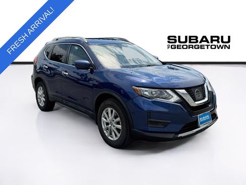 Used 2017 Nissan Rogue SV w/ SV Premium Package AWD/4WD image 1