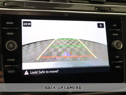 Certified 2023 Volkswagen Tiguan SE image 5