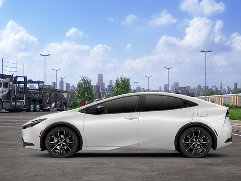 New 2026 Toyota Prius XLE FWD image 4