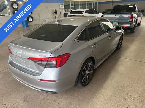 Used 2024 Honda Civic Touring image 3