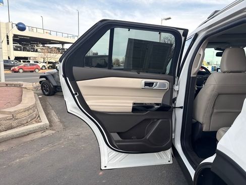 Certified 2023 Ford Explorer Platinum w/ Technology Package image 20