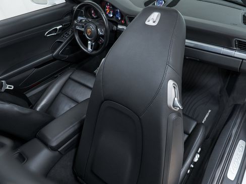 Certified 2019 Porsche 911 Targa 4S image 29