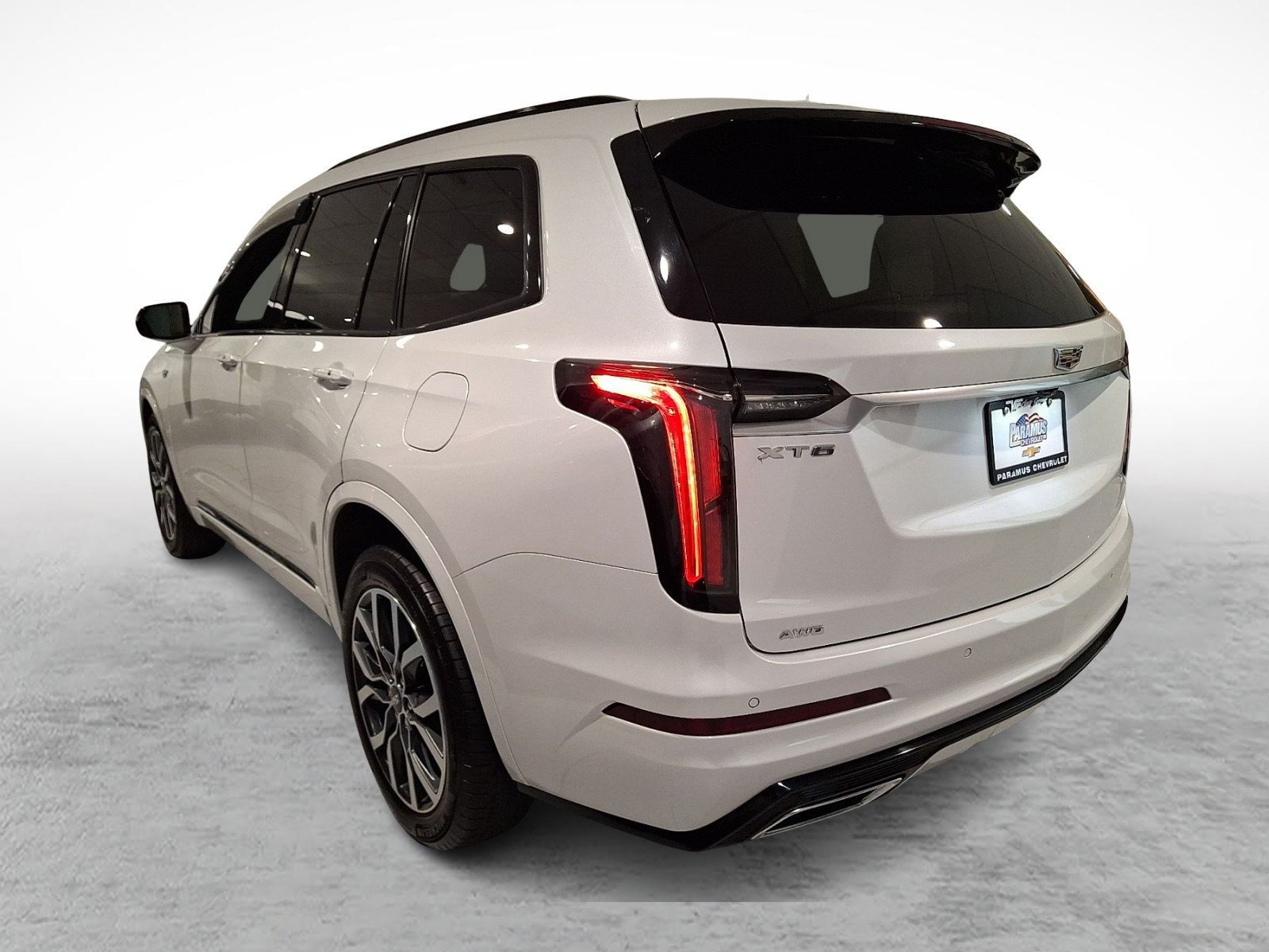 Certified 2023 Cadillac XT6 Sport w/ LPO, Floor Liner Package AWD/4WD image 4