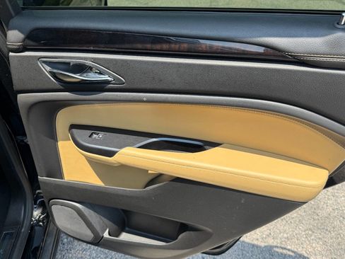 Used 2014 Cadillac SRX Luxury w/ Driver Awareness Package image 17