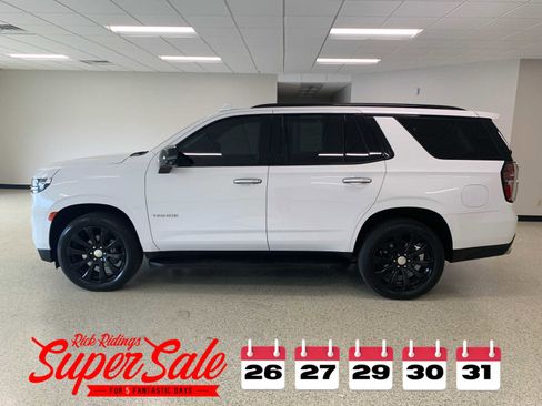 Used 2021 Chevrolet Tahoe Premier w/ Premium Package image 11