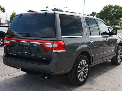 Used 2016 Lincoln Navigator Select RWD image 14