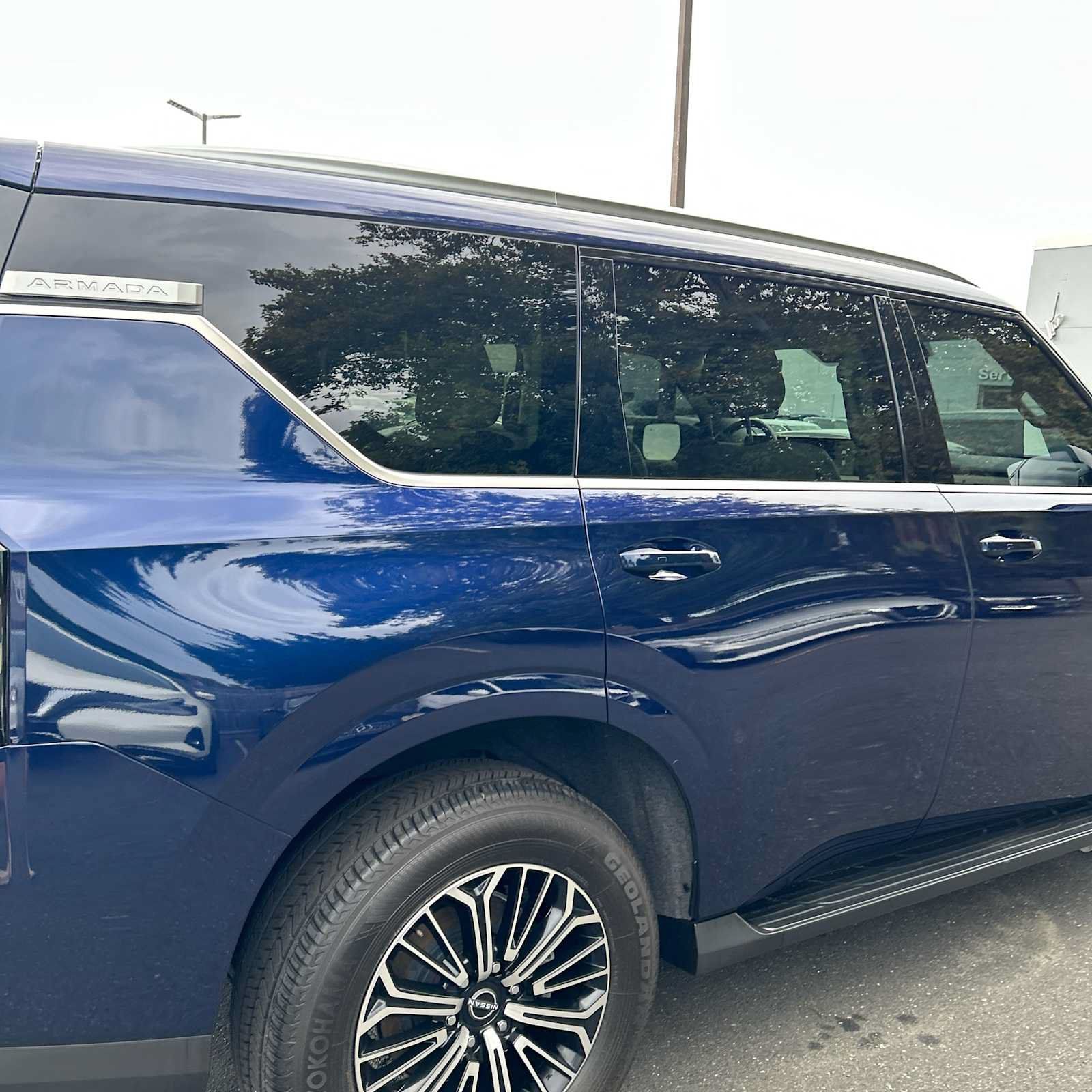 Used 2025 Nissan Armada Platinum AWD/4WD image 6