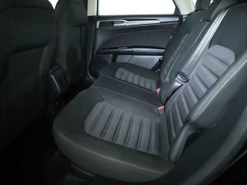 Used 2017 Ford Fusion SE w/ Fusion SE Technology Package image 14