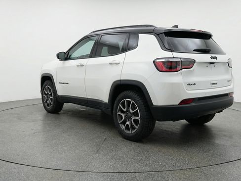 Used 2025 Jeep Compass Trailhawk AWD/4WD image 6