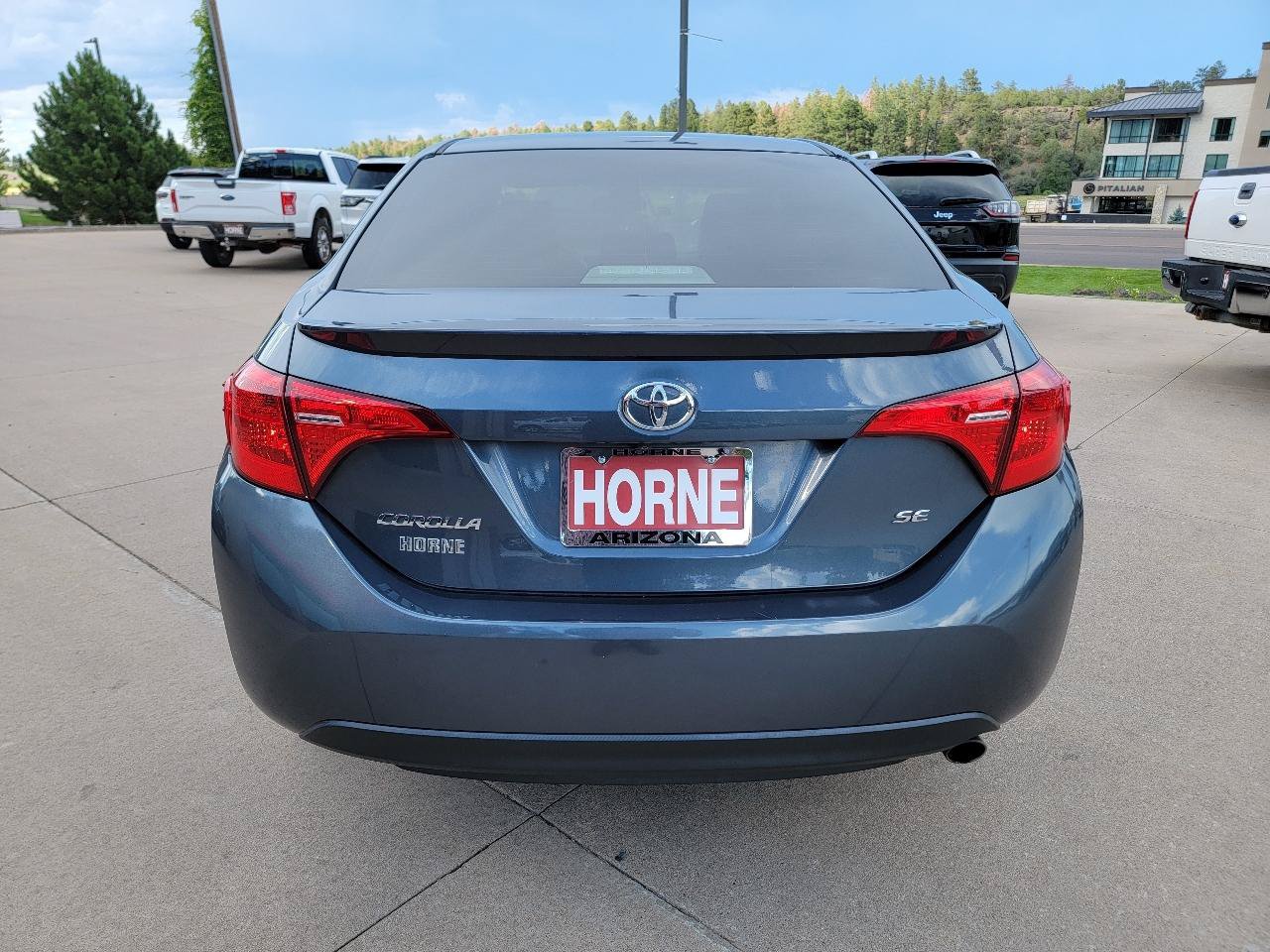 Used 2017 Toyota Corolla SE w/ Carpet Mat Package (TMS) FWD image 12