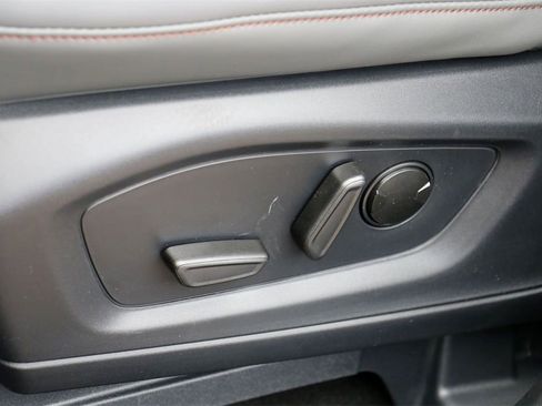 New 2025 Ford Explorer Active w/ Active Comfort Package image 17