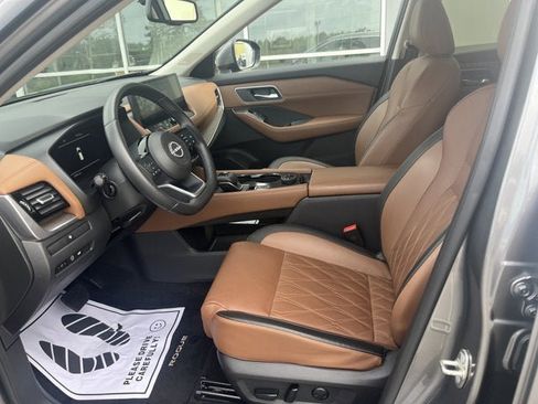 Used 2024 Nissan Rogue Platinum AWD/4WD image 5