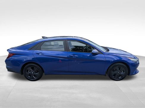 Certified 2023 Hyundai Elantra SEL FWD image 12