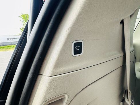Used 2019 Chrysler Pacifica Touring-L w/ Advanced Safetytec Group FWD image 30