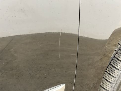 Used 2018 Cadillac Escalade Platinum image 30