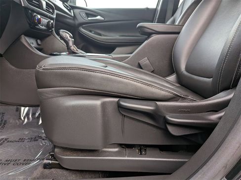 Used 2024 Buick Encore GX Sport Touring image 15