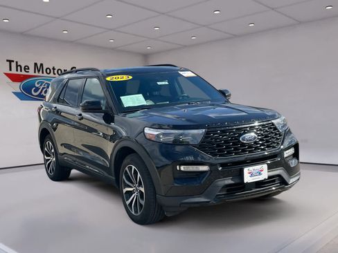 Certified 2023 Ford Explorer ST-Line w/ Class IV Trailer Tow Package image 3