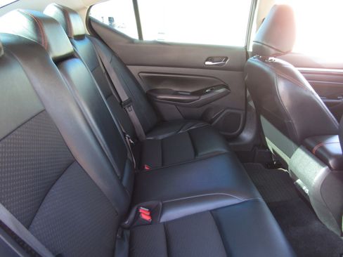 Used 2023 Nissan Altima 2.5 SR image 11