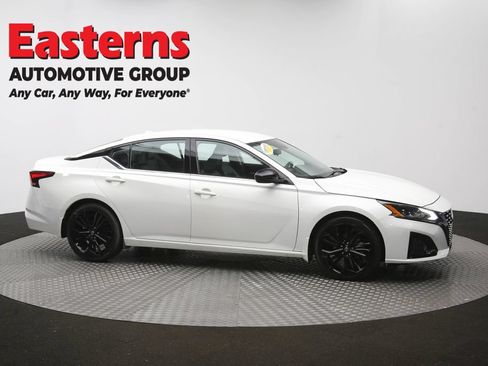 Used 2023 Nissan Altima 2.5 SR FWD image 46
