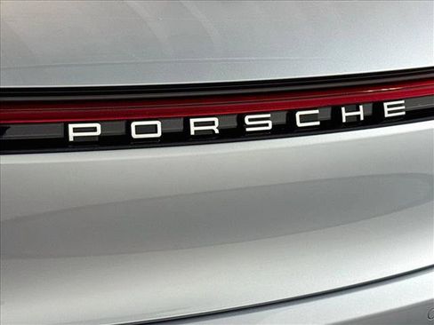 Certified 2026 Porsche Macan AWD/4WD image 26