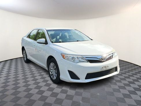 Used 2014 Toyota Camry LE FWD image 4